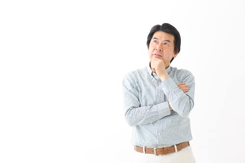 ゴミ屋敷の片付けは自力で出来る?| 佐賀のゴミ屋敷でお困りの方へ | 九州片付け隊 判断に悩むイメージ